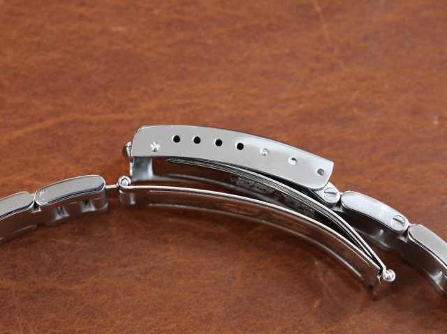 オイスタークラスプ